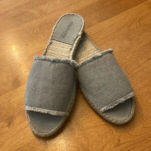 Mint and rose linen slides size 8( runs small) like a 7